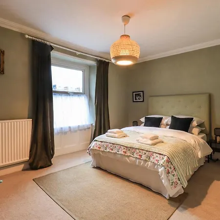 3 Corney Place *